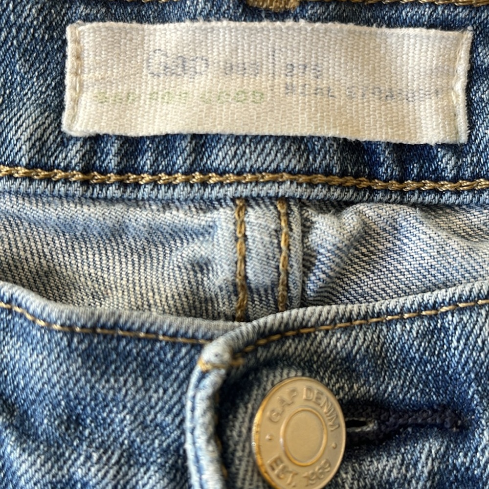 SALE! GAP 1969 Real Straight GAP For Good Jeans, 27 Short. Cutoffs maybe?